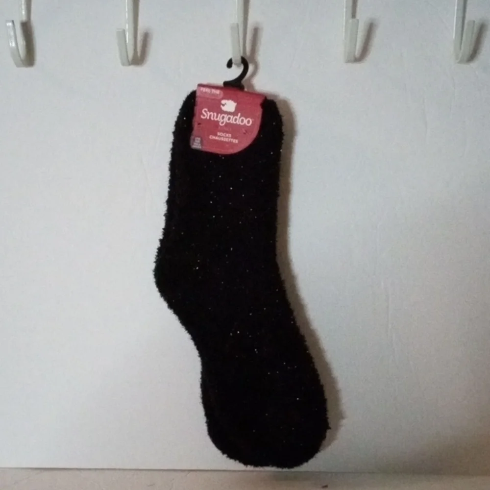 Snugadoo Adult Socks Chaussettes, lot of 4, NWT